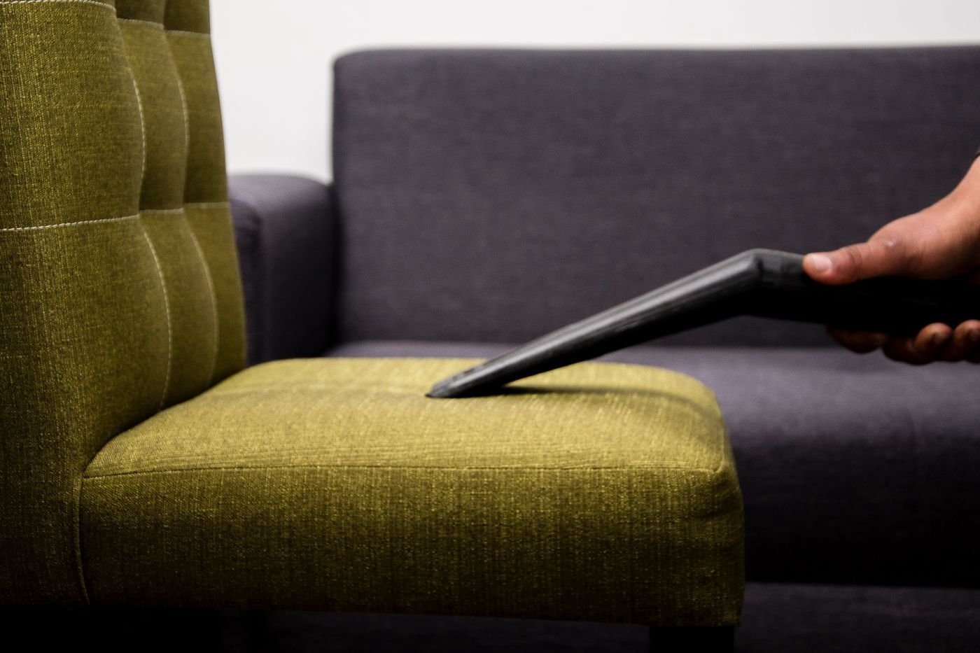 Limpieza de un asiento tapizado